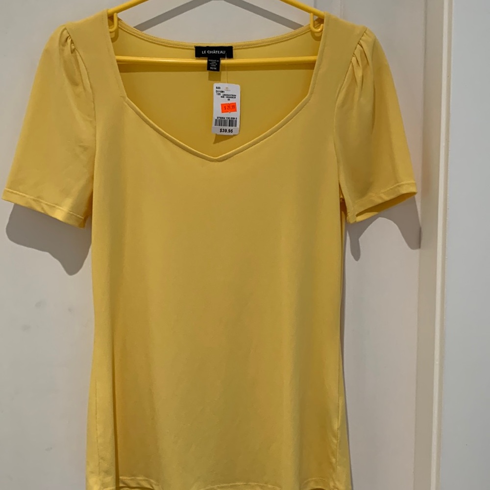 NWT. La chateau yellow blouse